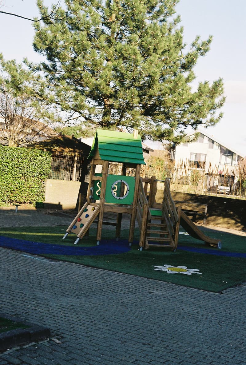 https://blob.douwez.dev/hugo/Pentax ME/Kodak Gold/2025-03-15/20.JPG